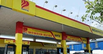 Ngân hàng rao bán 14 cây xăng để thu hồi nợ
