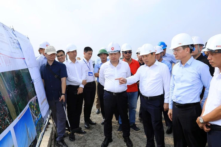Ngay năm sau, Việt Nam dự kiến hoàn thành 'siêu cầu' gần 20.000 tỷ đồng qua sông Hồng, nối Tây Hồ với Đông Anh Ngay năm sau, Việt Nam dự kiến hoàn thành 'siêu cầu' gần 20.000 tỷ đồng qua sông Hồng, nối Tây Hồ với Đông Anh
