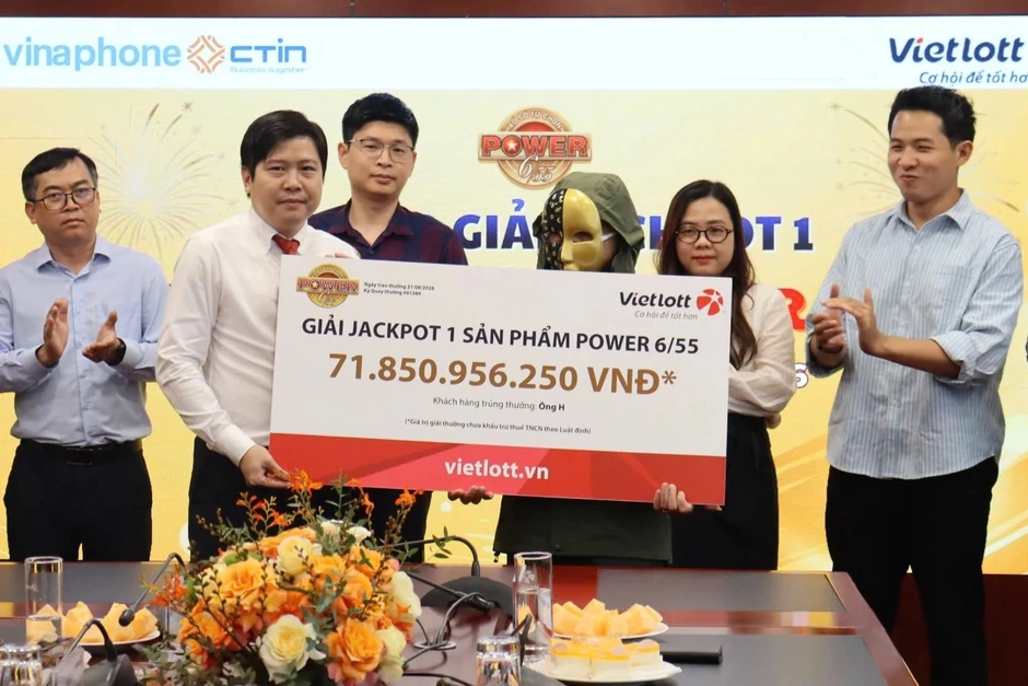 Người đàn ông hơn 1.100 lần trúng Vietlott bất ngờ trúng tiếp 72 tỷ đồng Người đàn ông hơn 1.100 lần trúng Vietlott bất ngờ trúng tiếp 72 tỷ đồng