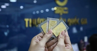 Người mua vàng miếng SJC tháng trước đang tạm lỗ 10 triệu đồng mỗi lượng