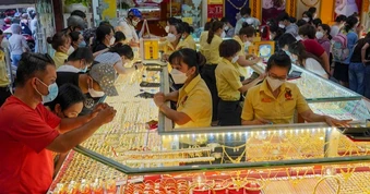 Người mua vàng từ đỉnh vẫn đang lỗ gần 50 triệu đồng mỗi lượng