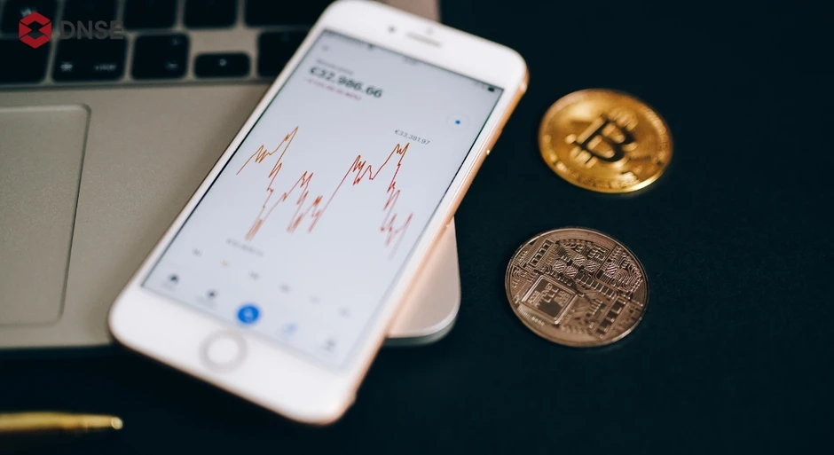 Người trẻ đổ tiền vào chứng khoán, crypto: Cơ hội lớn nhưng rủi ro không nhỏ Người trẻ đổ tiền vào chứng khoán, crypto: Cơ hội lớn nhưng rủi ro không nhỏ