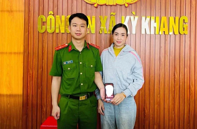 Nguyễn Thị Hà Tuyên SN 1993 bất ngờ nhận 400.000.000 đồng từ tài khoản lạ: Công an lập tức xác minh giao dịch Nguyễn Thị Hà Tuyên SN 1993 bất ngờ nhận 400.000.000 đồng từ tài khoản lạ: Công an lập tức xác minh giao dịch