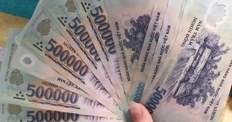 Nguyễn Thị Hà Tuyên SN 1993 bất ngờ nhận 400.000.000 đồng từ tài khoản lạ: Công an lập tức xác minh giao dịch