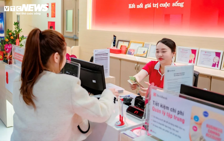 Nhà đầu tư rút khỏi vàng, đổ tiền sang ngân hàng và bất động sản Nhà đầu tư rút khỏi vàng, đổ tiền sang ngân hàng và bất động sản