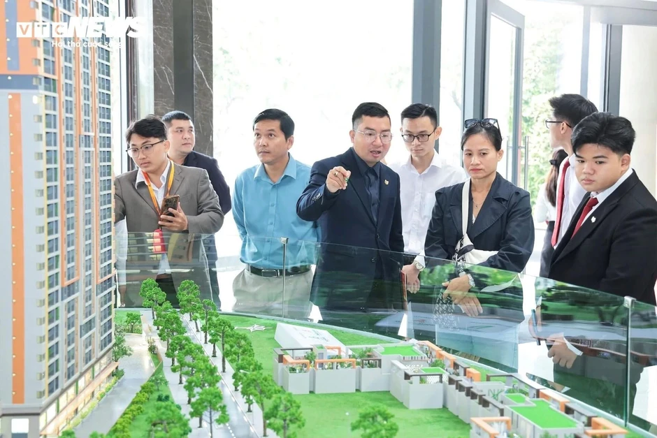 Nhà đầu tư rút khỏi vàng, đổ tiền sang ngân hàng và bất động sản Nhà đầu tư rút khỏi vàng, đổ tiền sang ngân hàng và bất động sản