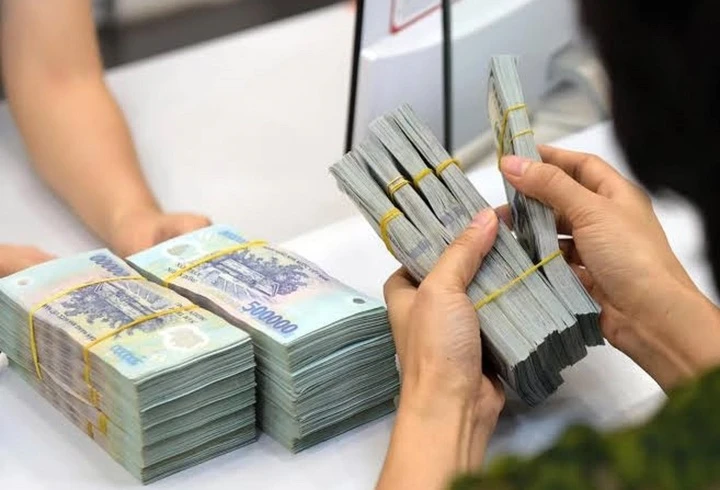 Nhiều ngân hàng hạ lãi suất huy động Nhiều ngân hàng hạ lãi suất huy động