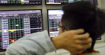 Nhóm cổ phiếu dầu khí bứt phá, VN-Index vẫn giảm hơn 34 điểm