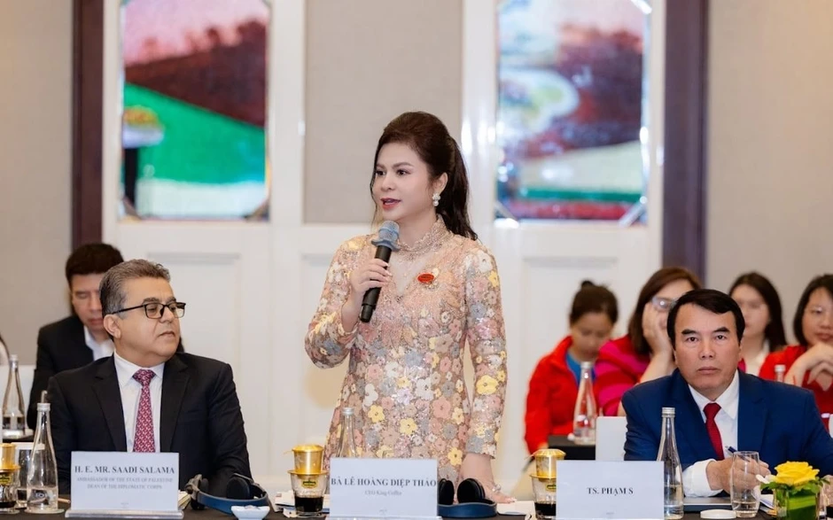 Nóng: Hình ảnh mới nhất của bà Lê Hoàng Diệp Thảo Nóng: Hình ảnh mới nhất của bà Lê Hoàng Diệp Thảo