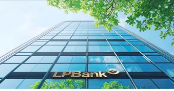 Ông Phạm Nhật Vượng và vợ là cổ đông lớn của LPBank