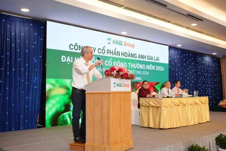 Phản ứng của Chủ tịch Hòa Phát, FPT khi bị chất vấn về giá cổ phiếu Phản ứng của Chủ tịch Hòa Phát, FPT khi bị chất vấn về giá cổ phiếu
