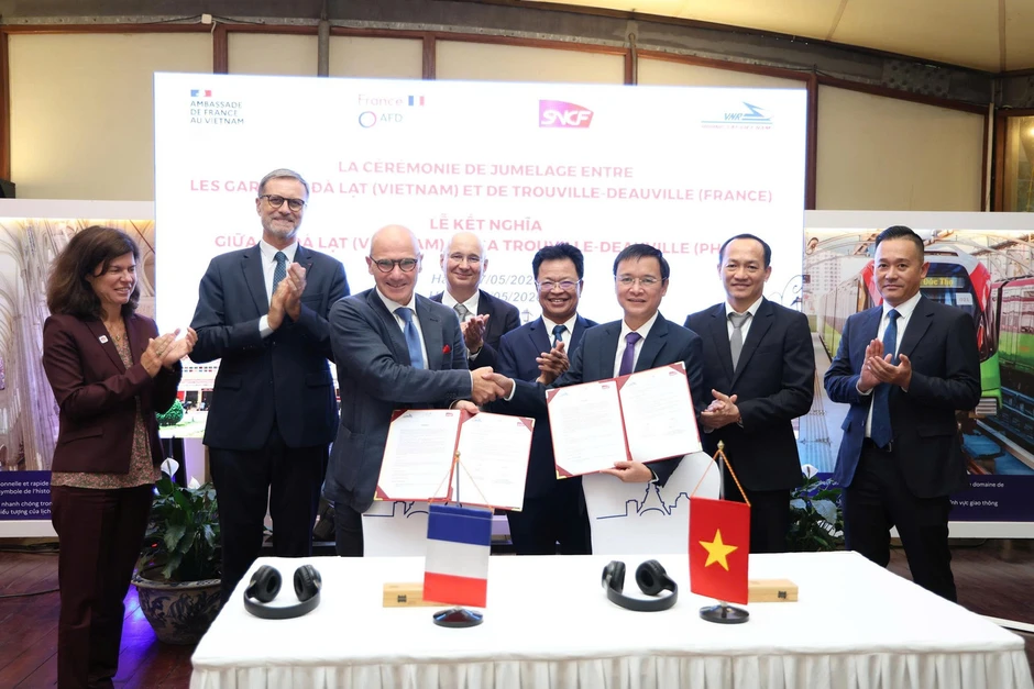 Pháp muốn tham gia siêu dự án đường sắt tốc độ cao Bắc - Nam Pháp muốn tham gia siêu dự án đường sắt tốc độ cao Bắc - Nam