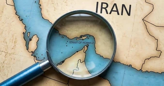 Phí bảo hiểm tăng 20 lần: Khi nào eo biển Hormuz mới an toàn?