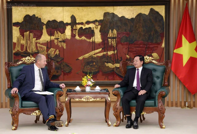 Phó Thủ tướng vừa chứng kiến Tập đoàn Pháp "bắt tay" FPT, muốn thúc đẩy một công nghệ chiến lược ở VN Phó Thủ tướng vừa chứng kiến Tập đoàn Pháp "bắt tay" FPT, muốn thúc đẩy một công nghệ chiến lược ở VN