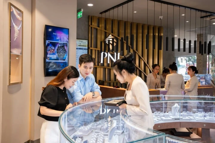 PNJ điều chỉnh kế hoạch kinh doanh, lần đầu dự kiến lỗ kỷ lục 6.270 tỷ đồng PNJ điều chỉnh kế hoạch kinh doanh, lần đầu dự kiến lỗ kỷ lục 6.270 tỷ đồng