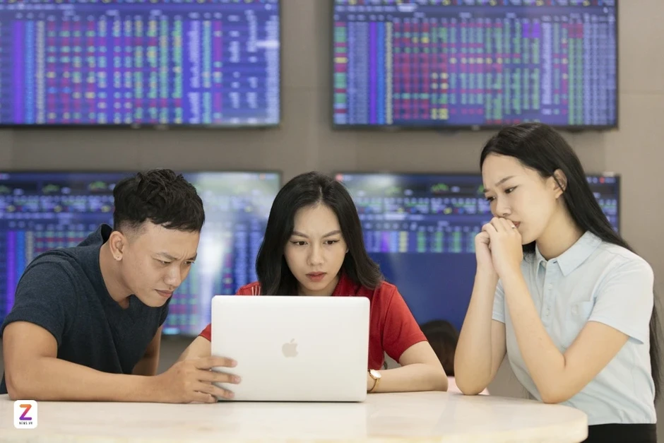 Rơi 44 điểm từ đỉnh, VN-Index có còn cơ hội 'vực dậy'? Rơi 44 điểm từ đỉnh, VN-Index có còn cơ hội 'vực dậy'?