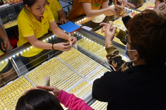 Sáng 8-4, giá vàng miếng SJC, vàng nhẫn tăng 4,5 triệu đồng/lượng Sáng 8-4, giá vàng miếng SJC, vàng nhẫn tăng 4,5 triệu đồng/lượng