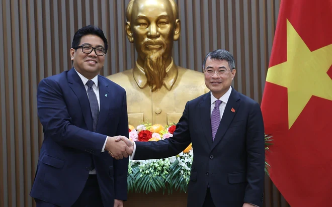 Sau dự án mang về hơn 25 tỷ USD, DN Malaysia ngỏ lời cung cấp "vàng lỏng", chuyển giao công nghệ cho Việt Nam Sau dự án mang về hơn 25 tỷ USD, DN Malaysia ngỏ lời cung cấp "vàng lỏng", chuyển giao công nghệ cho Việt Nam