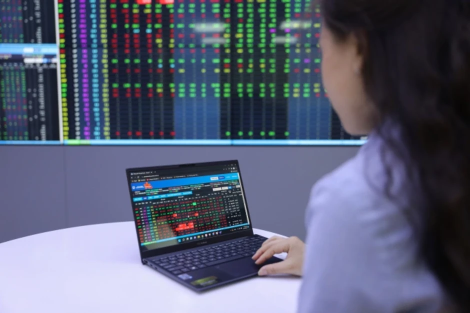 Sếp nhiều doanh nghiệp chi hàng nghìn tỷ 'đỡ' giá cổ phiếu Sếp nhiều doanh nghiệp chi hàng nghìn tỷ 'đỡ' giá cổ phiếu