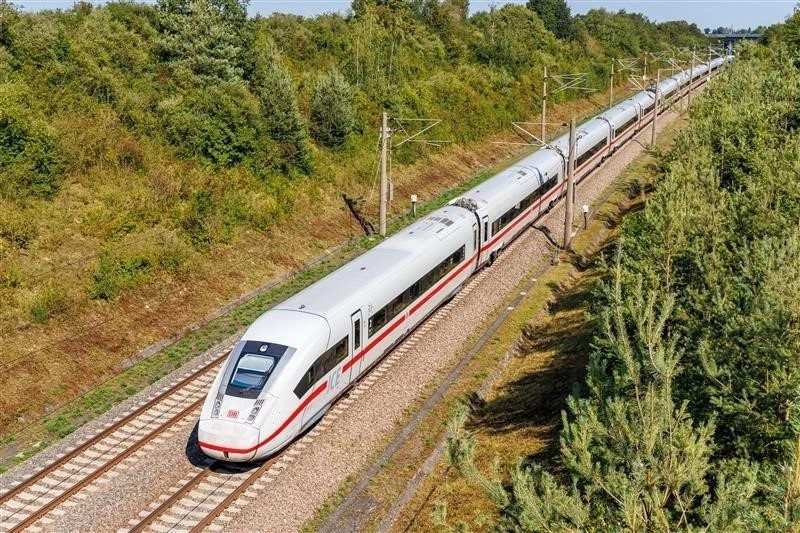 Siêu dự án đường sắt tốc độ cao 350km/h đi qua 15 tỉnh thành, vốn đầu tư 67 tỷ USD cùng loạt dự án đường sắt nhận chỉ đạo "nóng" Siêu dự án đường sắt tốc độ cao 350km/h đi qua 15 tỉnh thành, vốn đầu tư 67 tỷ USD cùng loạt dự án đường sắt nhận chỉ đạo "nóng"