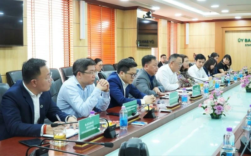 Tạo động lực thu hút mạnh mẽ dòng vốn trong và ngoài nước vào thị trường chứng khoán Việt Nam Tạo động lực thu hút mạnh mẽ dòng vốn trong và ngoài nước vào thị trường chứng khoán Việt Nam