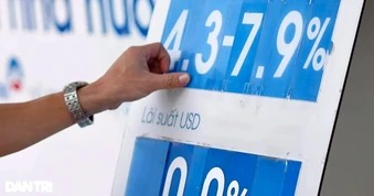Thanh khoản dồi dào, lãi suất liên ngân hàng chạm đáy