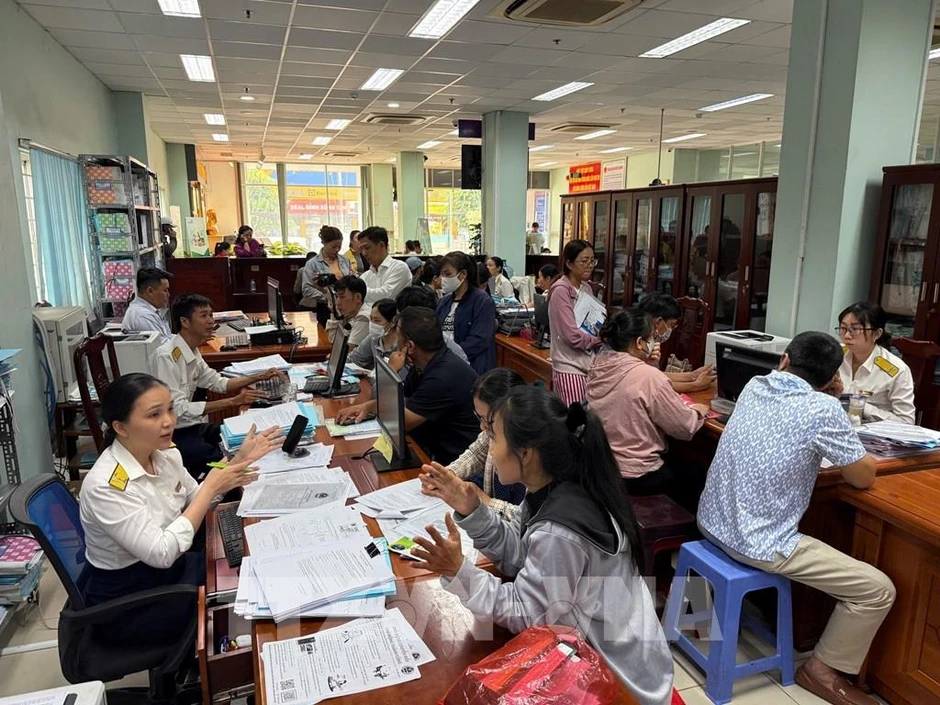 Thu ngân sách TP. Hồ Chí Minh đạt 40% dự toán năm Thu ngân sách TP. Hồ Chí Minh đạt 40% dự toán năm