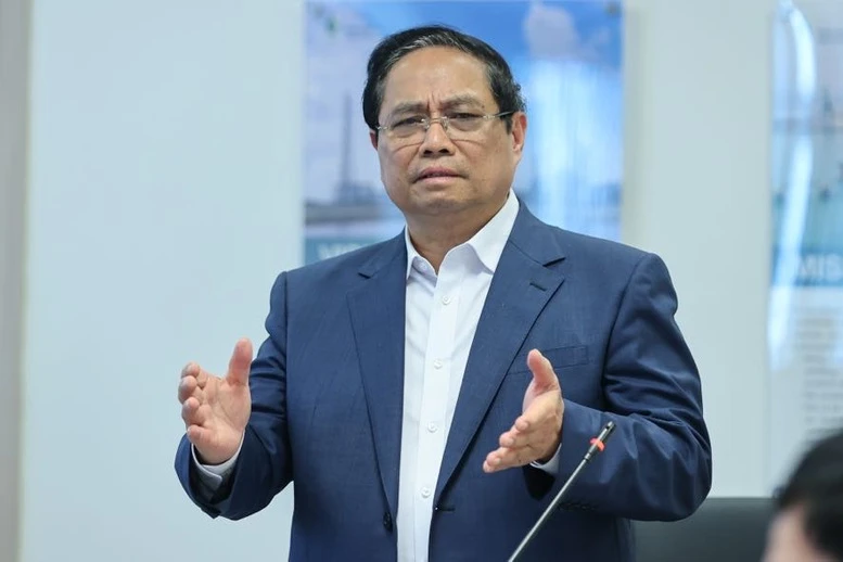 Thủ tướng làm việc tại Nhà máy Lọc hóa dầu Nghi Sơn và khảo sát địa điểm xây dựng kho dầu chiến lược Thủ tướng làm việc tại Nhà máy Lọc hóa dầu Nghi Sơn và khảo sát địa điểm xây dựng kho dầu chiến lược