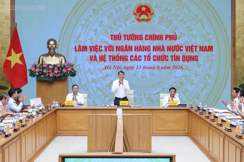 Thủ tướng yêu cầu các ngân hàng giảm thực chất lãi suất cho vay Thủ tướng yêu cầu các ngân hàng giảm thực chất lãi suất cho vay