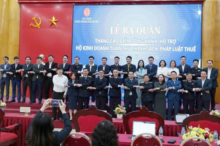 Thuế Hà Nội ra quân Tháng cao điểm đồng hành, hỗ trợ hộ kinh doanh quyết toán thuế Thuế Hà Nội ra quân Tháng cao điểm đồng hành, hỗ trợ hộ kinh doanh quyết toán thuế