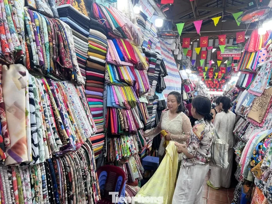 Tiền khổng lồ vào ngân hàng, sao doanh nghiệp không thể tiếp cận? Tiền khổng lồ vào ngân hàng, sao doanh nghiệp không thể tiếp cận?