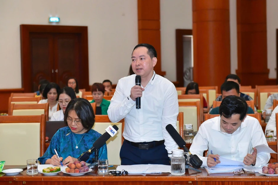 Tiết kiệm hơn 11.000 tỷ đồng sau 1 năm sắp xếp bộ máy Tiết kiệm hơn 11.000 tỷ đồng sau 1 năm sắp xếp bộ máy