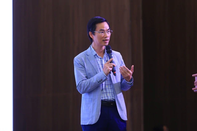 Trung Quốc mang robot tới Hà Nội, cùng Việt Nam khai thác "mỏ vàng nghìn tỷ USD", 2 ĐH là thành viên Trung Quốc mang robot tới Hà Nội, cùng Việt Nam khai thác "mỏ vàng nghìn tỷ USD", 2 ĐH là thành viên