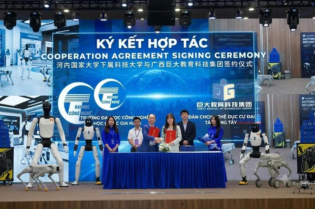 Trung Quốc mang robot tới Hà Nội, cùng Việt Nam khai thác "mỏ vàng nghìn tỷ USD", 2 ĐH là thành viên Trung Quốc mang robot tới Hà Nội, cùng Việt Nam khai thác "mỏ vàng nghìn tỷ USD", 2 ĐH là thành viên
