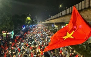 Tỷ phú Phạm Nhật Vượng đưa xe buýt điện "Make in Vietnam" sang Mỹ, sẽ lăn bánh từ đầu năm 2028 Tỷ phú Phạm Nhật Vượng đưa xe buýt điện "Make in Vietnam" sang Mỹ, sẽ lăn bánh từ đầu năm 2028
