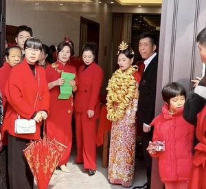 Vàng giảm sâu , đầu tư vàng năm 2026: Lý do chuyên gia dự báo 6 . 000 USD Vàng giảm sâu , đầu tư vàng năm 2026: Lý do chuyên gia dự báo 6 . 000 USD