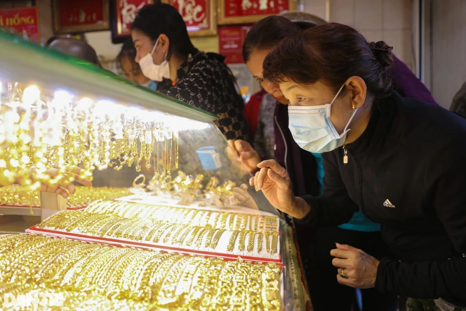 Vàng tiến sát 4.300 USD/ounce, chuyên gia đồng loạt dự báo đỉnh mới Vàng tiến sát 4.300 USD/ounce, chuyên gia đồng loạt dự báo đỉnh mới