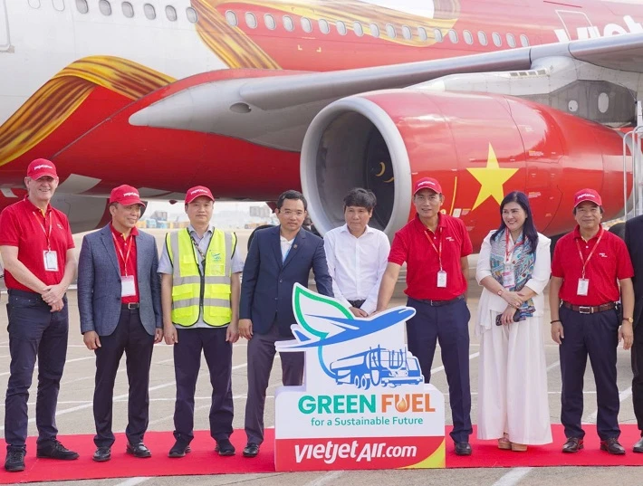 Vị Giáo sư có mối quan hệ đặc biệt với bà Nguyễn Thị Phương Thảo và ông Phạm Nhật Vượng: Bắt tay Vietjet làm một việc rất lạ, từng bị thầy chê là không đủ giỏi Vị Giáo sư có mối quan hệ đặc biệt với bà Nguyễn Thị Phương Thảo và ông Phạm Nhật Vượng: Bắt tay Vietjet làm một việc rất lạ, từng bị thầy chê là không đủ giỏi