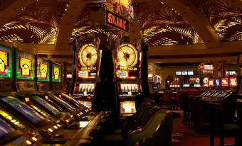 Vì sao các casino không có đồng hồ và cửa sổ?
