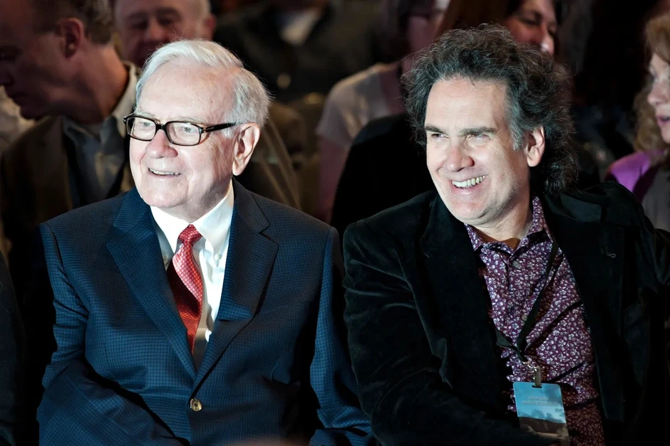 Vì sao con trai Warren Buffett ngoài 20 tuổi mới biết cha là tỷ phú? Vì sao con trai Warren Buffett ngoài 20 tuổi mới biết cha là tỷ phú?