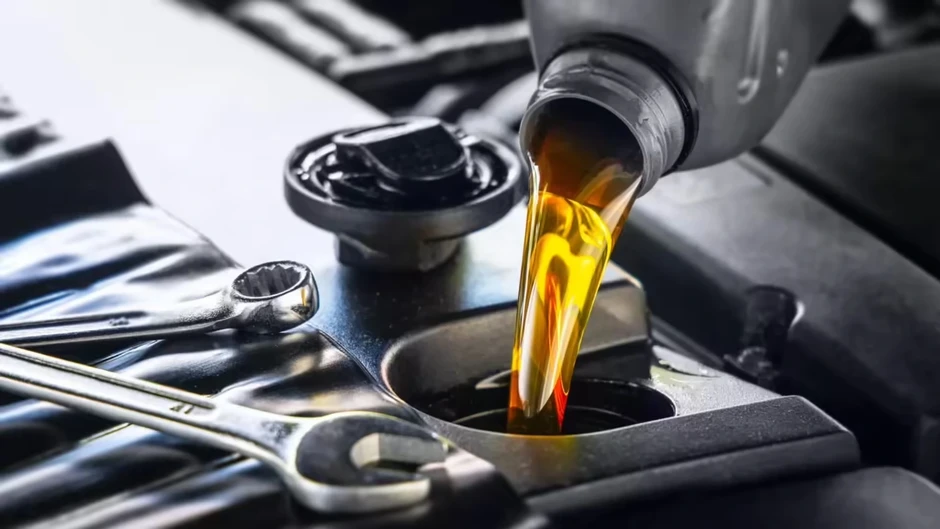 Vì sao giá dầu diesel luôn tăng nhanh, mạnh hơn xăng mỗi khi có cú sốc? Vì sao giá dầu diesel luôn tăng nhanh, mạnh hơn xăng mỗi khi có cú sốc?