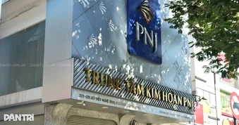Vì sao gia đình Chủ tịch PNJ phải bán cổ phiếu cho công ty vay?