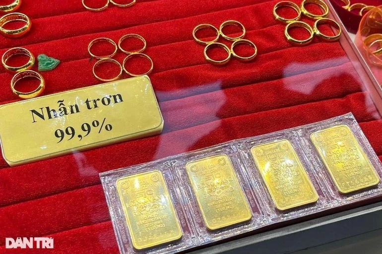 Vì sao giá vàng nhẫn trơn Bảo Tín Minh Châu, DOJI đắt hơn vàng miếng SJC? Vì sao giá vàng nhẫn trơn Bảo Tín Minh Châu, DOJI đắt hơn vàng miếng SJC?