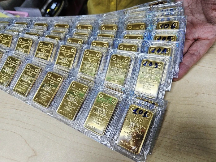 Vì sao giá vàng trong nước cao hơn thế giới tới 30 triệu đồng/lượng? Vì sao giá vàng trong nước cao hơn thế giới tới 30 triệu đồng/lượng?