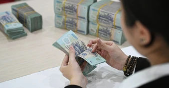 Vì sao lãi suất chưa thể hạ nhiệt?