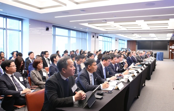 Việt Nam tạo điều kiện cho nhà đầu tư kinh doanh tại Trung tâm Tài chính Việt Nam tạo điều kiện cho nhà đầu tư kinh doanh tại Trung tâm Tài chính