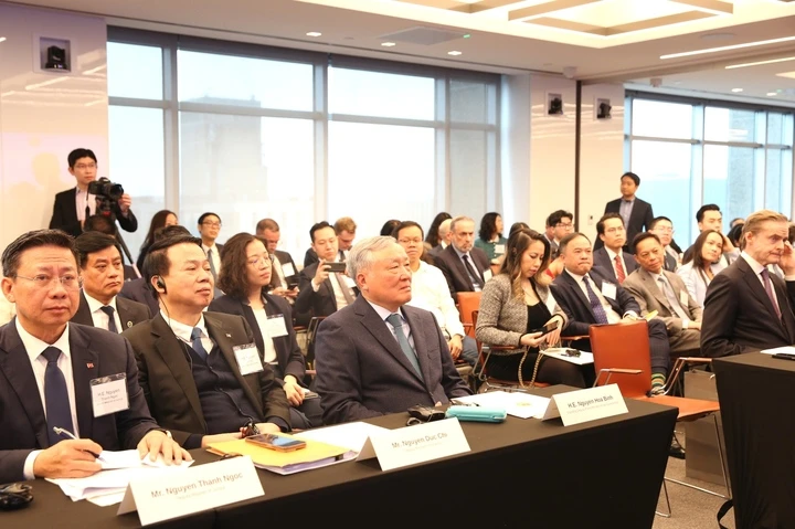 Việt Nam tạo điều kiện cho nhà đầu tư kinh doanh tại Trung tâm Tài chính Việt Nam tạo điều kiện cho nhà đầu tư kinh doanh tại Trung tâm Tài chính