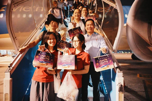 Việt Nam vừa xuất hiện 1 chuyến bay đặc biệt, tất cả hành khách đều được tặng quà ở độ cao trên 10.000 m