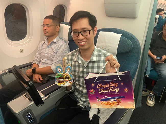 Việt Nam vừa xuất hiện 1 chuyến bay đặc biệt, tất cả hành khách đều được tặng quà ở độ cao trên 10.000 m