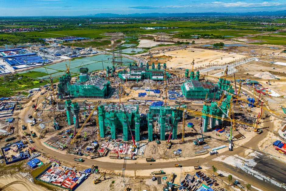 Vingroup đang làm đại lộ rộng gần gấp 3 lần đường băng sân bay Tân Sơn Nhất, chạy xuyên siêu dự án 925.000 tỷ đồng, kết nối trực tiếp tới sân vận động 135.00 chỗ lớn nhất thế giới Vingroup đang làm đại lộ rộng gần gấp 3 lần đường băng sân bay Tân Sơn Nhất, chạy xuyên siêu dự án 925.000 tỷ đồng, kết nối trực tiếp tới sân vận động 135.00 chỗ lớn nhất thế giới
